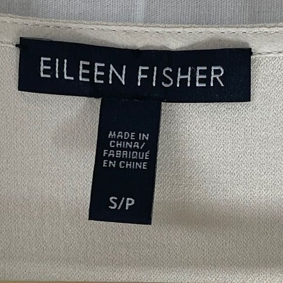 Eileen Fisher Bone Silk Georgette Blend Crepe V Neck Front Pleat Top Sz  S - Picture 5 of 5